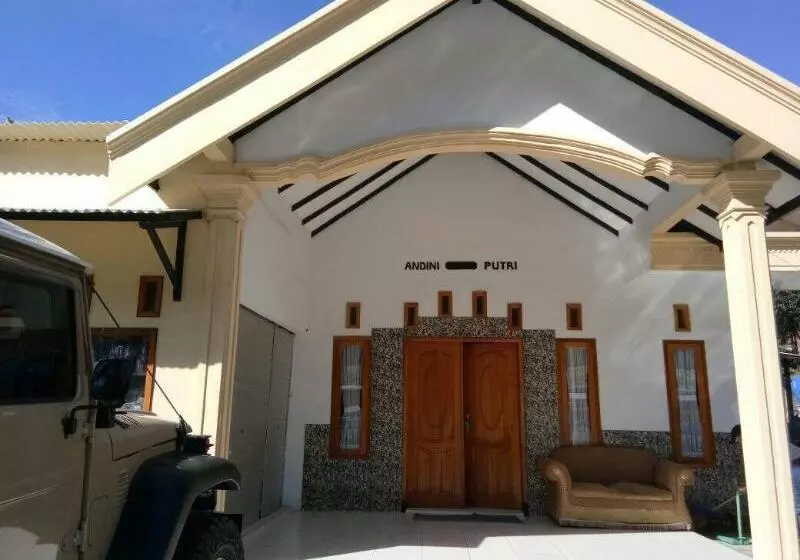 Aamiaismajoitus (B&B) Agung Safira Homestay