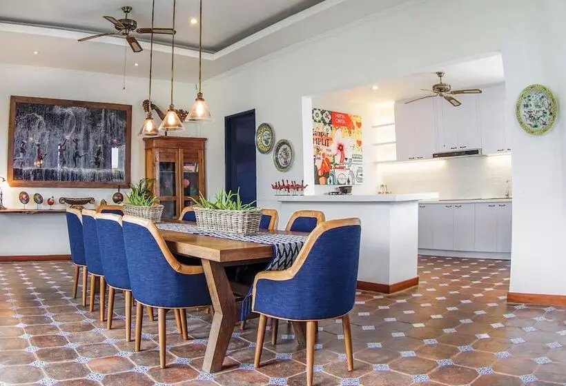 Aamiaismajoitus (B&B) Canggu Villa & Cooking Retreat