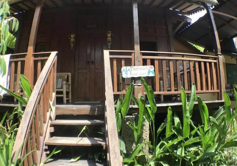 Green Paddy Hostel & Villa