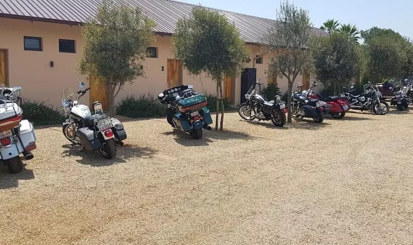 Hotelli Esther S Country Lodge