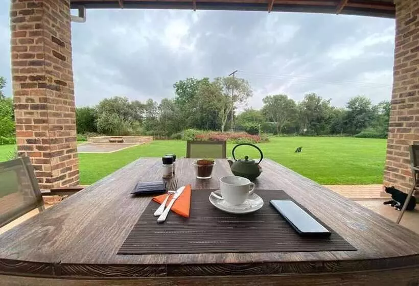 Hotelli Esther S Country Lodge