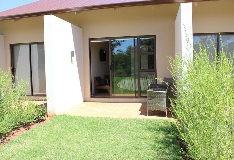 酒店 Esther S Country Lodge