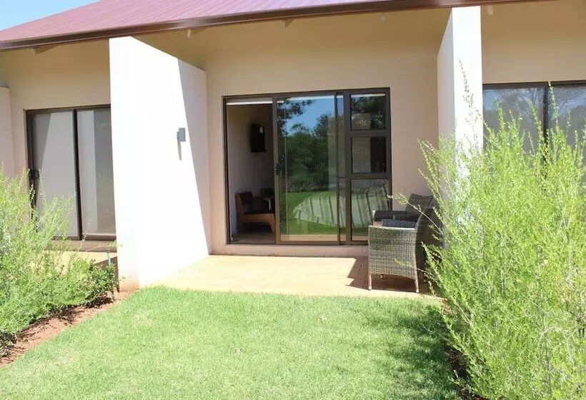 Hotelli Esther S Country Lodge