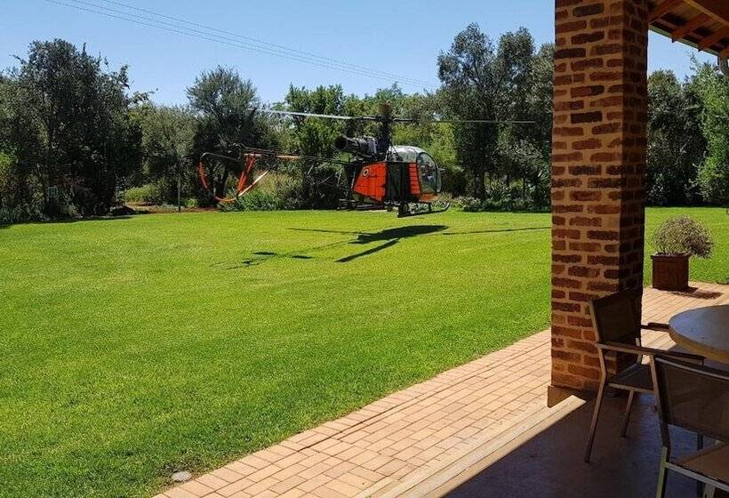 酒店 Esther S Country Lodge