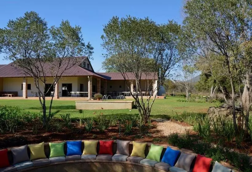 Hotelli Esther S Country Lodge