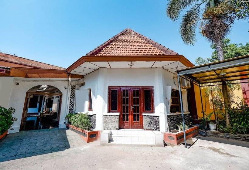 فندق Griya Kencana By Oyo Rooms