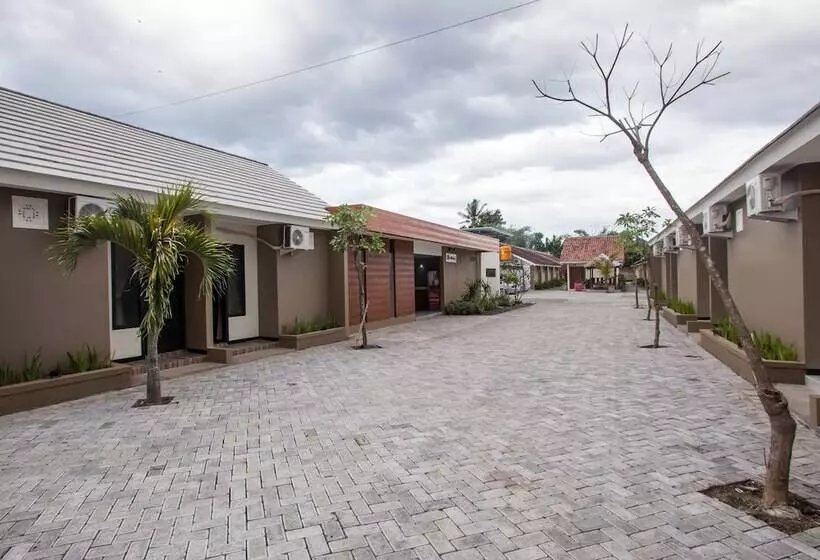 Hotelli Reddoorz Syariah Plus Near Banyuwangi Airport