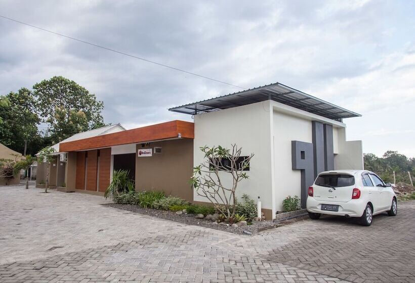 هتل Reddoorz Syariah Plus Near Banyuwangi Airport