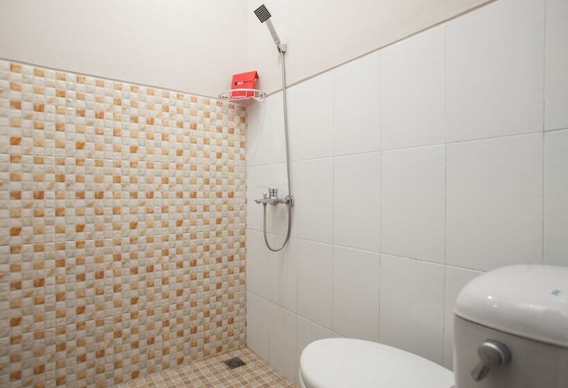 هتل Reddoorz Syariah Plus Near Banyuwangi Airport