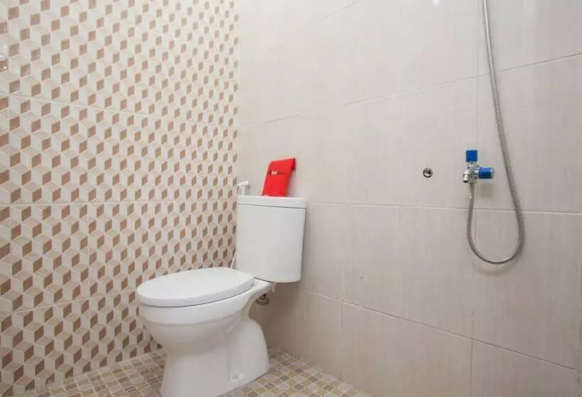 Hotelli Reddoorz Syariah Plus Near Banyuwangi Airport