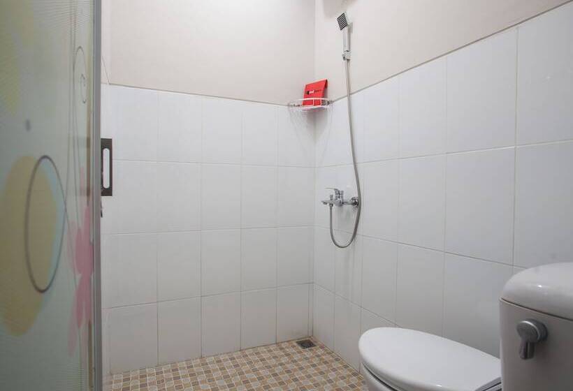 هتل Reddoorz Syariah Plus Near Banyuwangi Airport