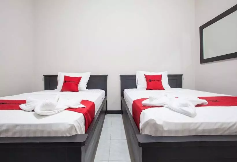 Hotelli Reddoorz Syariah Plus Near Banyuwangi Airport