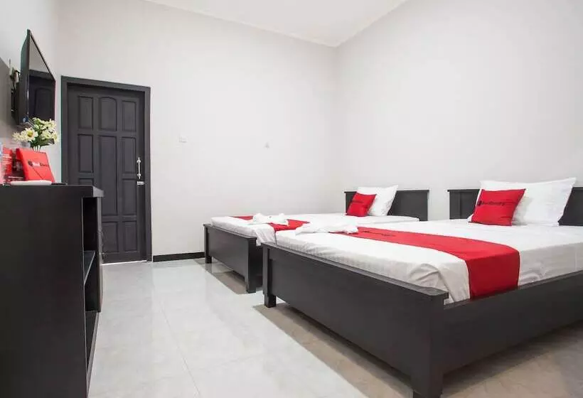 Hotelli Reddoorz Syariah Plus Near Banyuwangi Airport