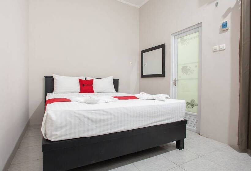 هتل Reddoorz Syariah Plus Near Banyuwangi Airport