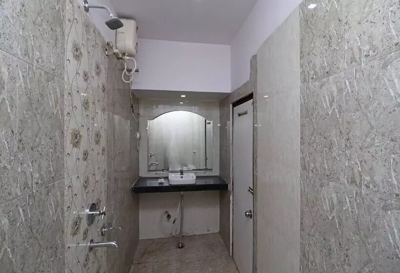 Hotelli Samrat By Oyo Rooms