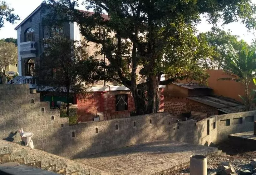 Hotelli Magadh ,in Fort Panhala