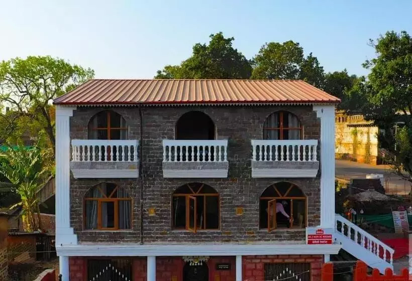 Hotelli Magadh ,in Fort Panhala