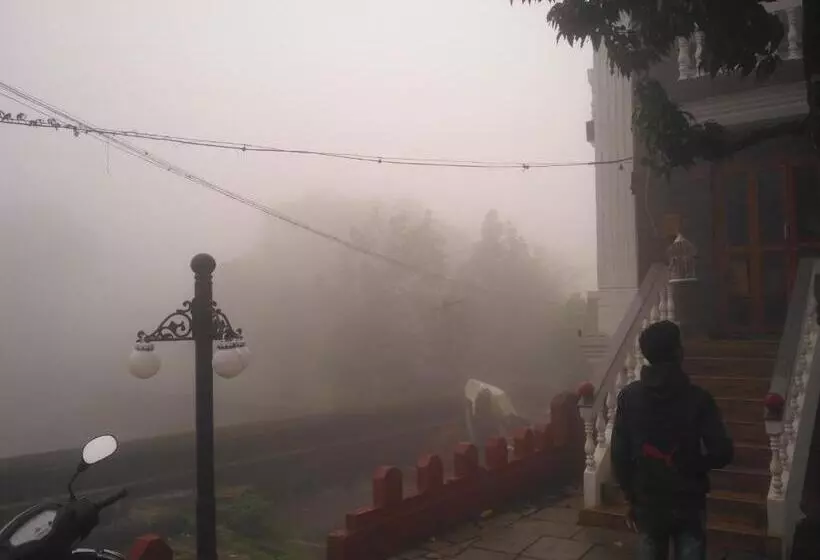 Hotelli Magadh ,in Fort Panhala