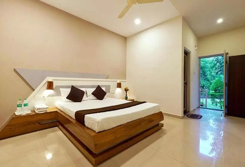 Hotelli Serenity Resort Panhala