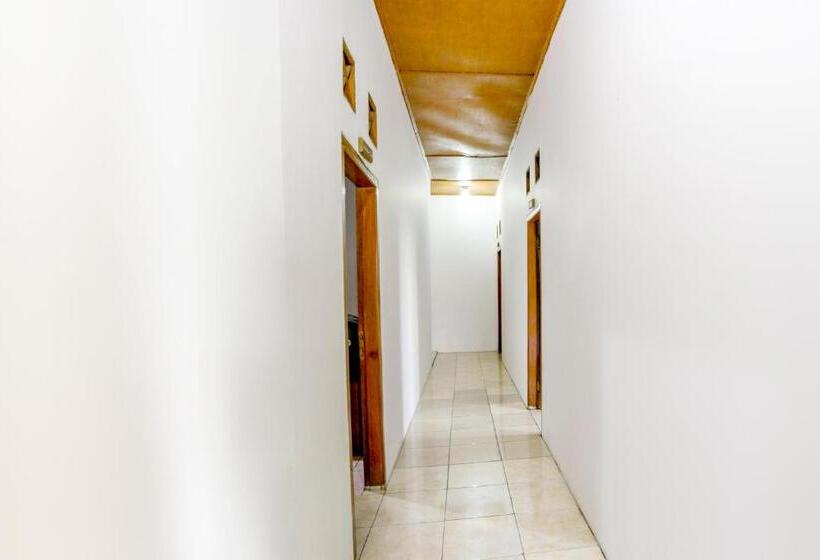 Spot On 2584 Hotel Karya Nunggal Asri