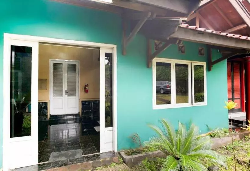 Spot On 2584 Hotel Karya Nunggal Asri