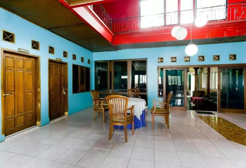 Spot On 2584 Hotel Karya Nunggal Asri
