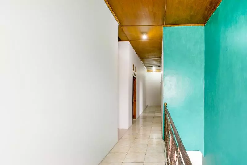 Spot On 2584 Hotel Karya Nunggal Asri