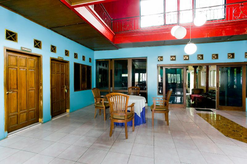 Spot On 2584 Hotel Karya Nunggal Asri