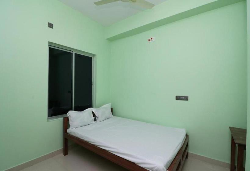 ホテル Spot On 41904  R.r Palace