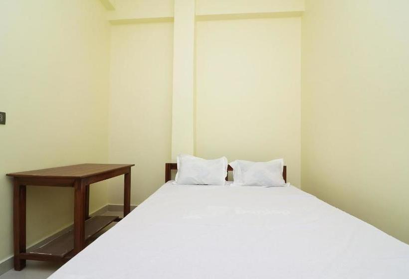 ホテル Spot On 41904  R.r Palace