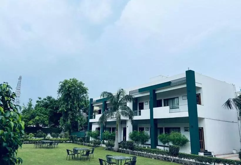 Hotelli Whistling Greens