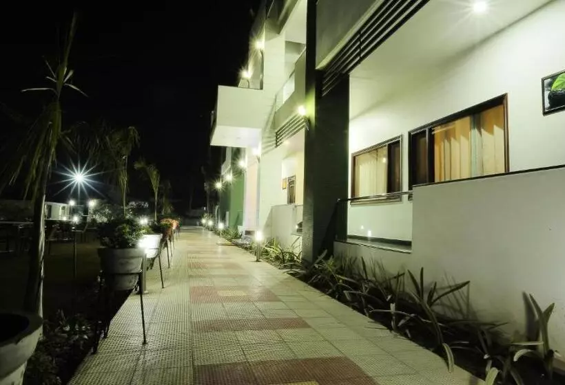 Hotelli Whistling Greens