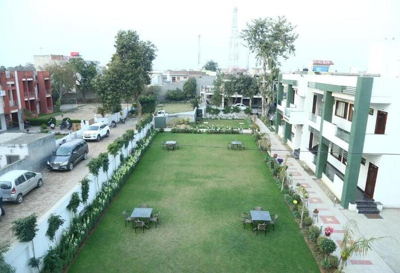 호텔 Whistling Greens