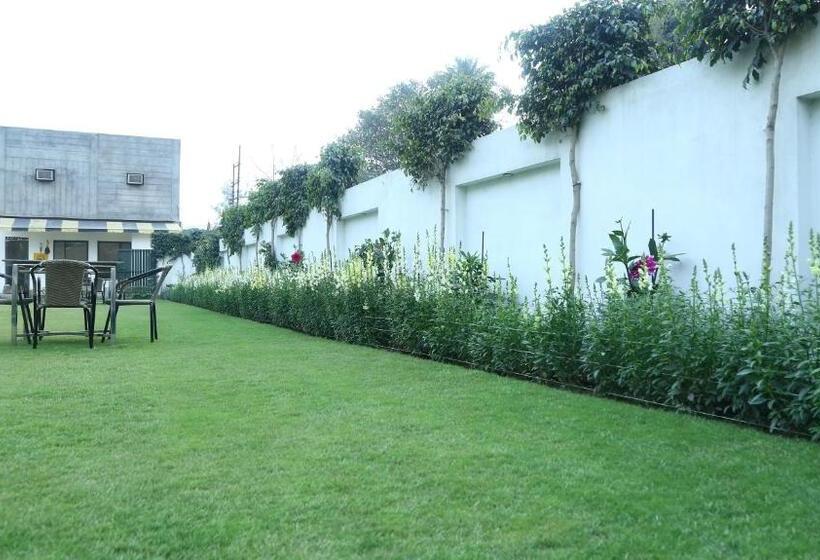 호텔 Whistling Greens