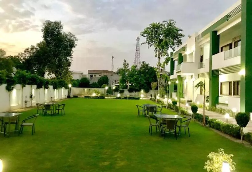 Hotelli Whistling Greens