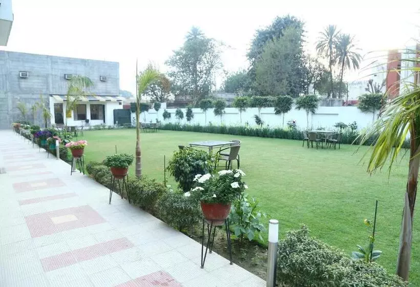 Hotelli Whistling Greens