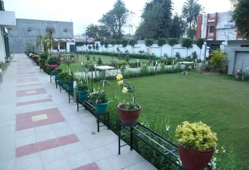 Hotelli Whistling Greens