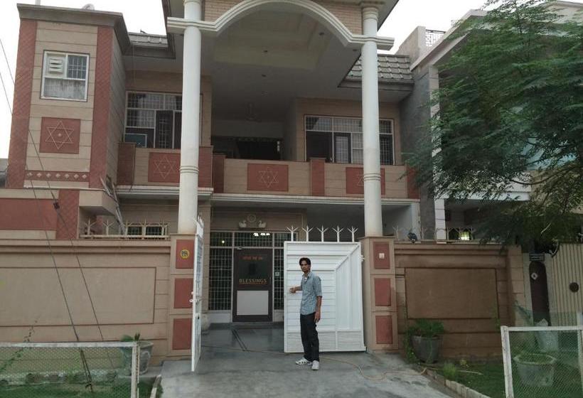 Pensão Blessings Guest House