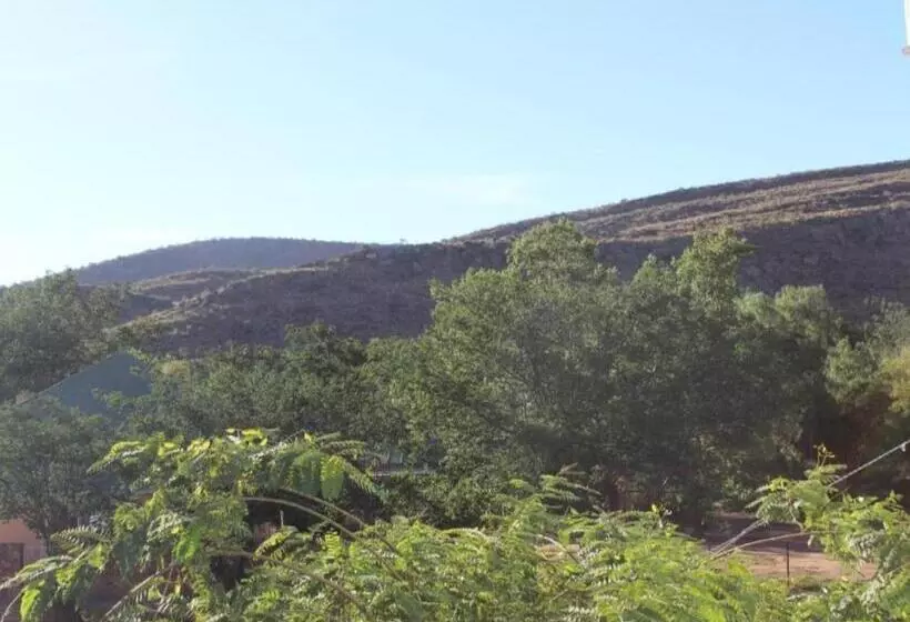 Majatalo Geluksdam Guest House