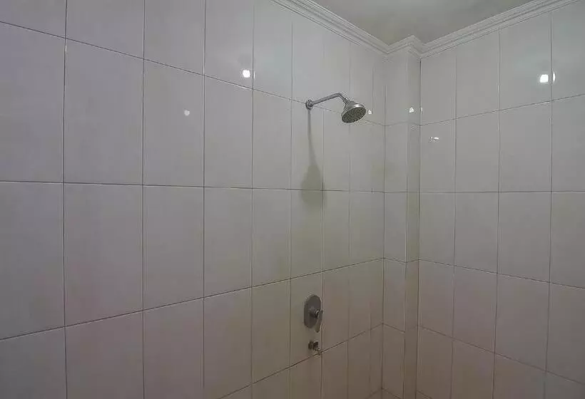 ペンション Reddoorz Near Ipdn 2