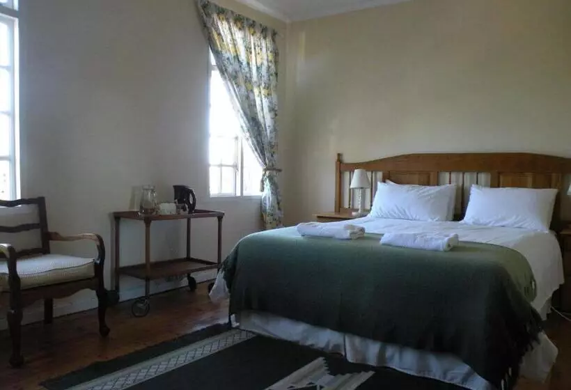 Majatalo The Historic Pig And Whistle Inn