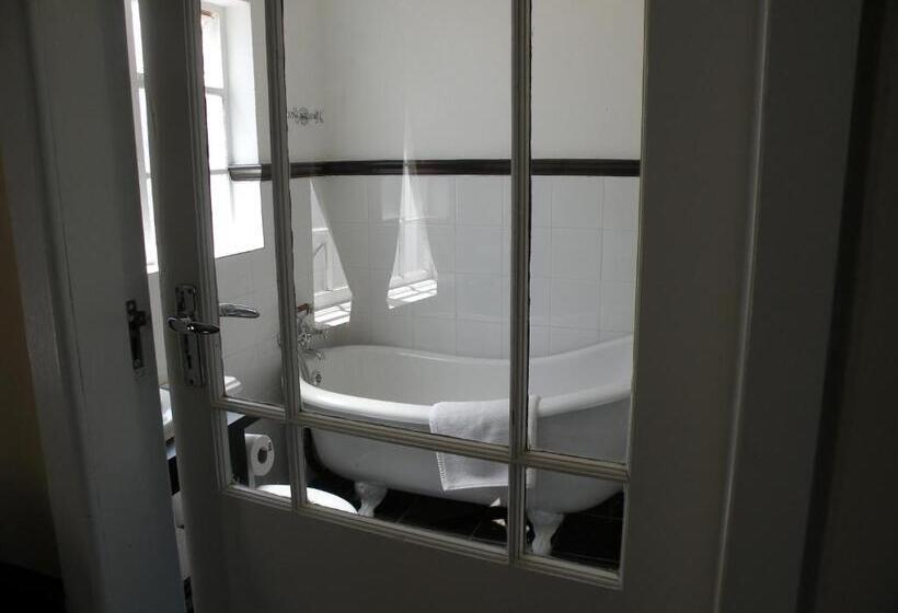 ペンション The Historic Pig And Whistle Inn