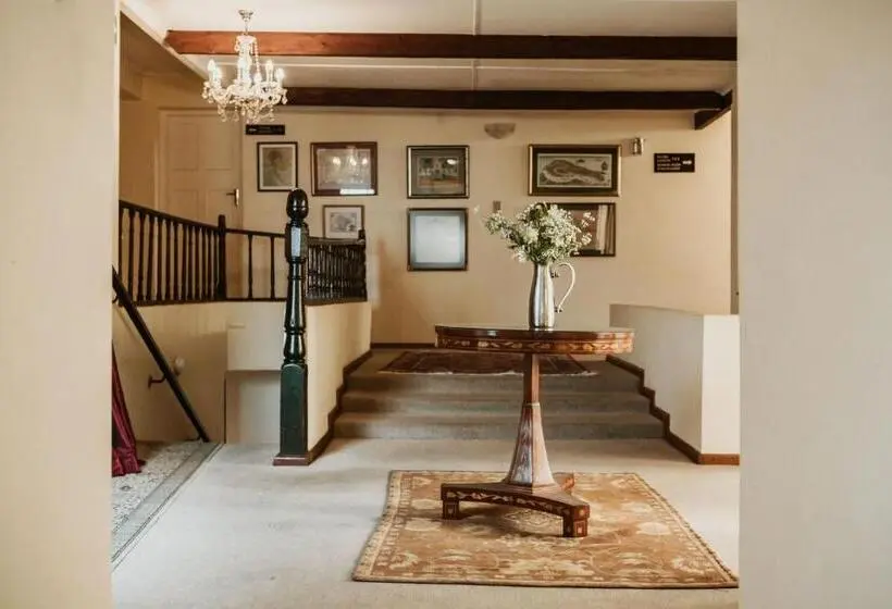 ペンション The Historic Pig And Whistle Inn