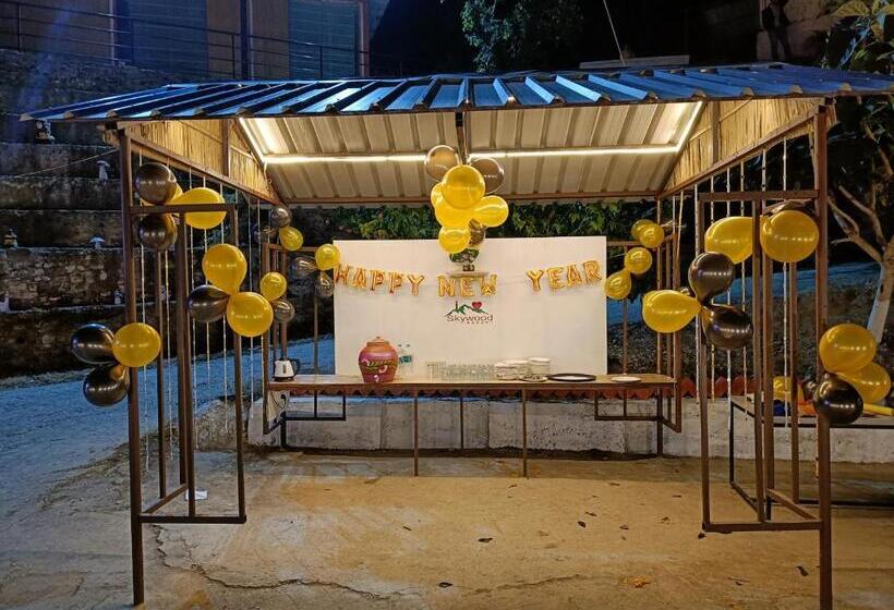 Skywood Resort Shoghi