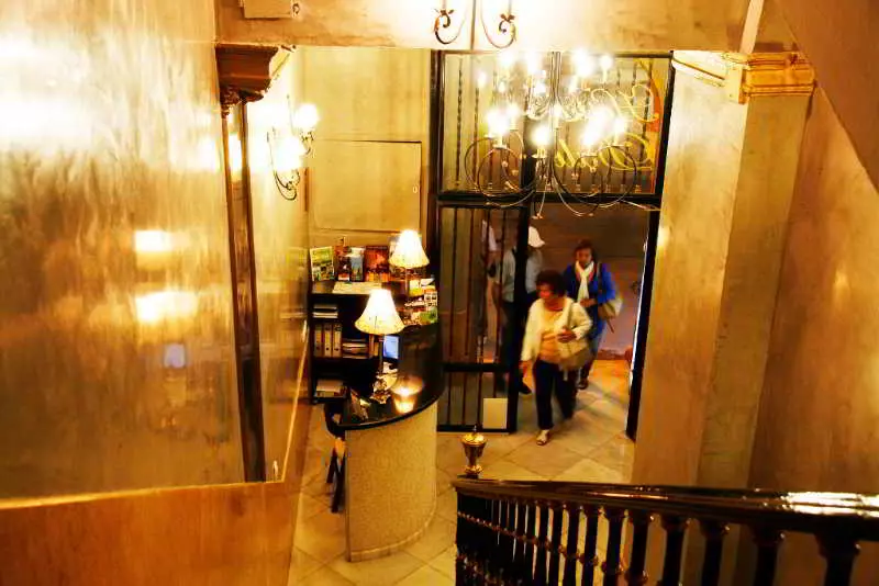 مسافرخانه Tayko Sevilla