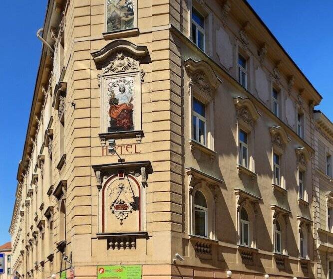 Szálloda Golden City Garni