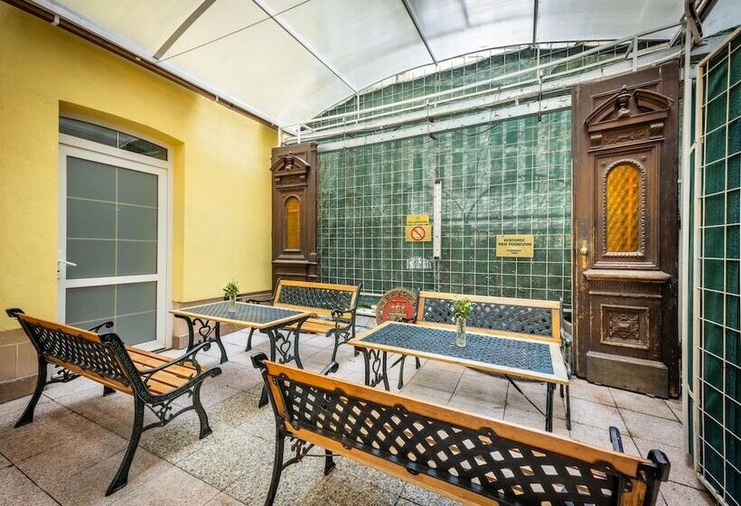 Szálloda Golden City Garni