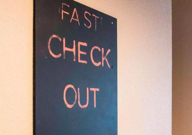 هتل Greet Hôtel Castres Saix