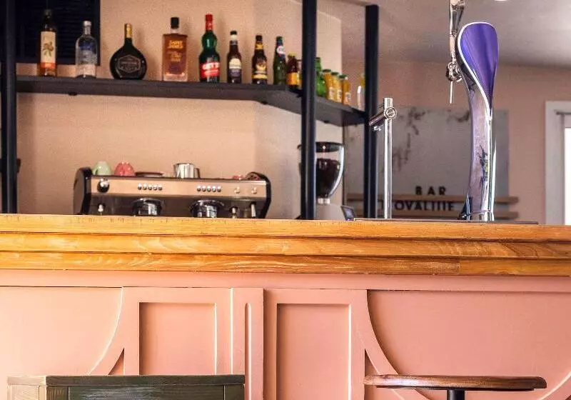 هتل Greet Hôtel Castres Saix