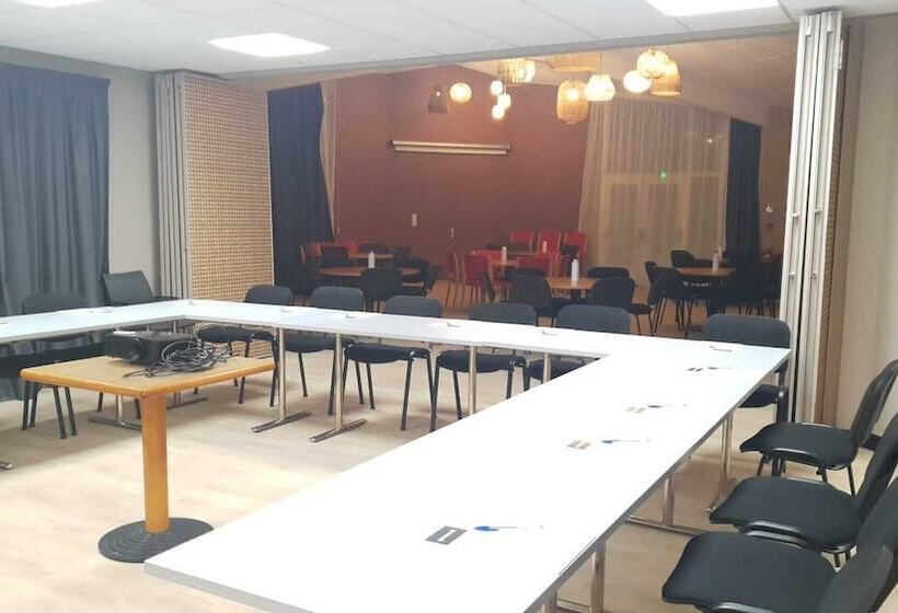 هتل Greet Hôtel Castres Saix